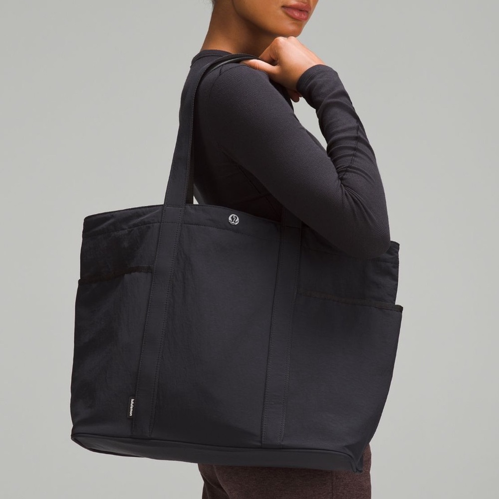 lululemon athletica Daily Multi-Pocket Tote Bag 20L